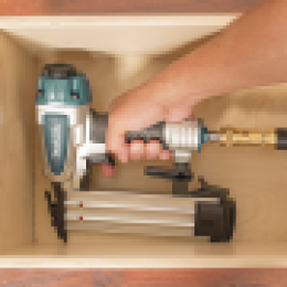 Clavadora neumática